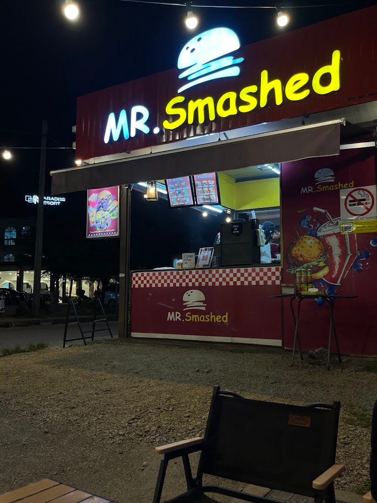 MR. Smashed Burger stall at night
